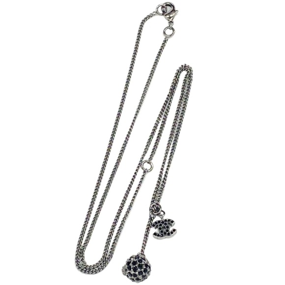 CHANEL Black Rhinestone CC Necklace - Picture 3 of 6